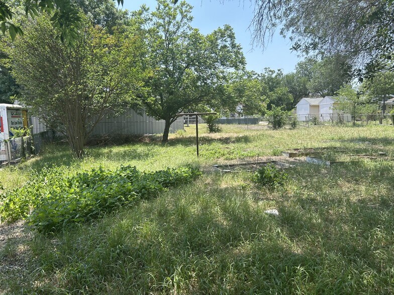 1350 Huisache Ave, New Braunfels, TX à vendre - Photo du bâtiment - Image 3 de 6