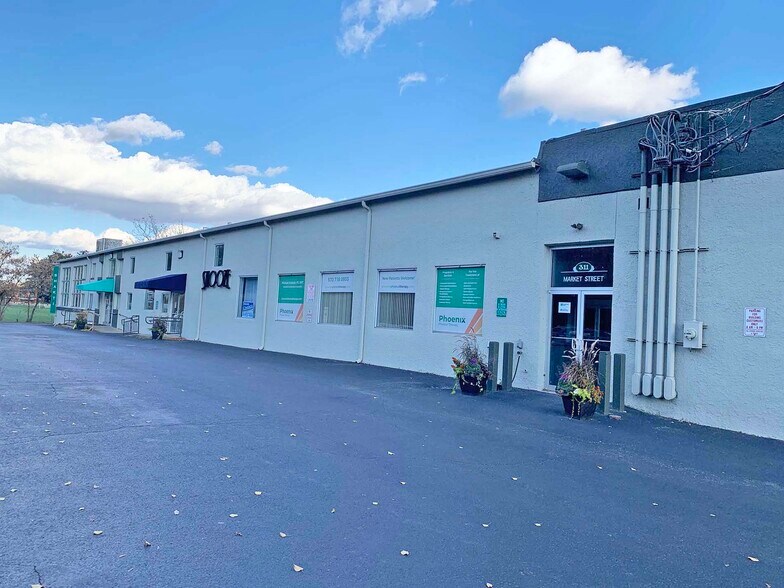 311 Market St, Kingston, PA à louer - Photo du bâtiment - Image 3 de 6