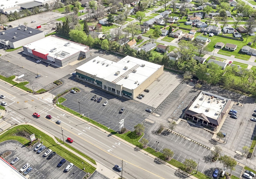 832-840 N Lexington Springmill Rd, Mansfield, OH à louer - Photo du bâtiment - Image 3 de 13