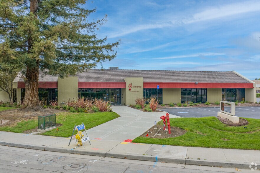 2140-2150 Bering Dr, San Jose, CA à louer - Photo principale - Image 1 de 7