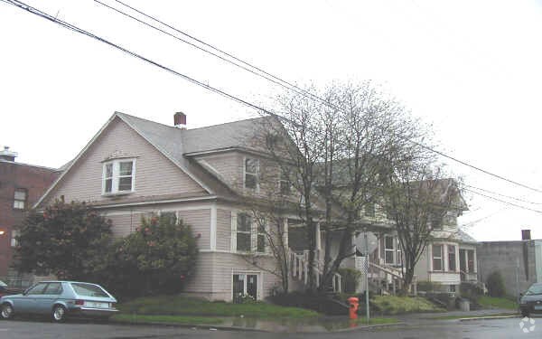 722 NE Couch St, Portland, OR for sale - Building Photo - Image 2 of 11