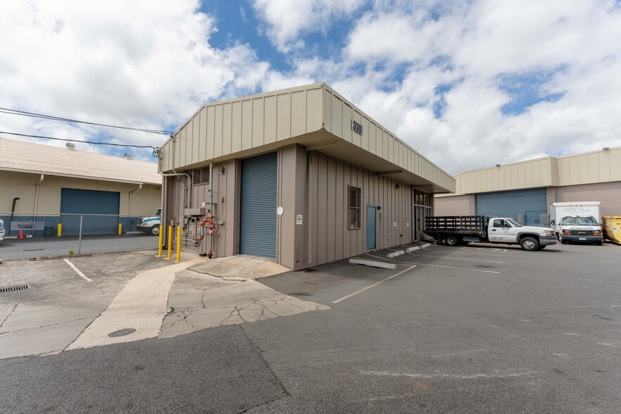 2290 Alahao Pl, Honolulu, HI for lease - Building Photo - Image 2 of 36
