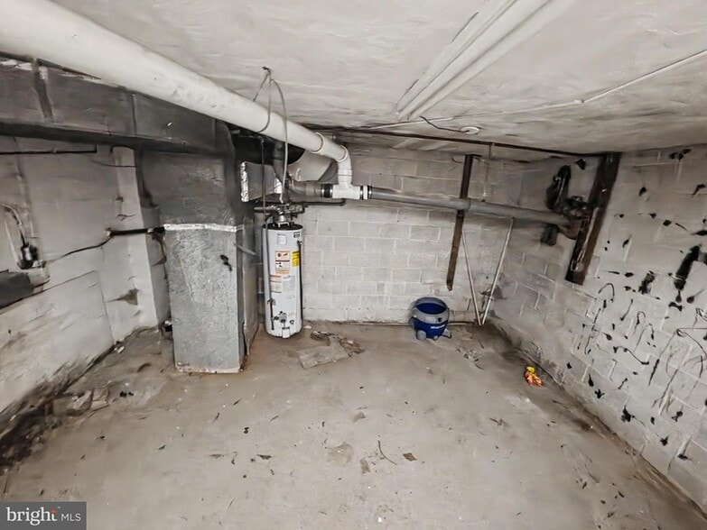 4129 Southern Ave, Capitol Heights, MD for sale - Interior Photo - Image 3 of 11