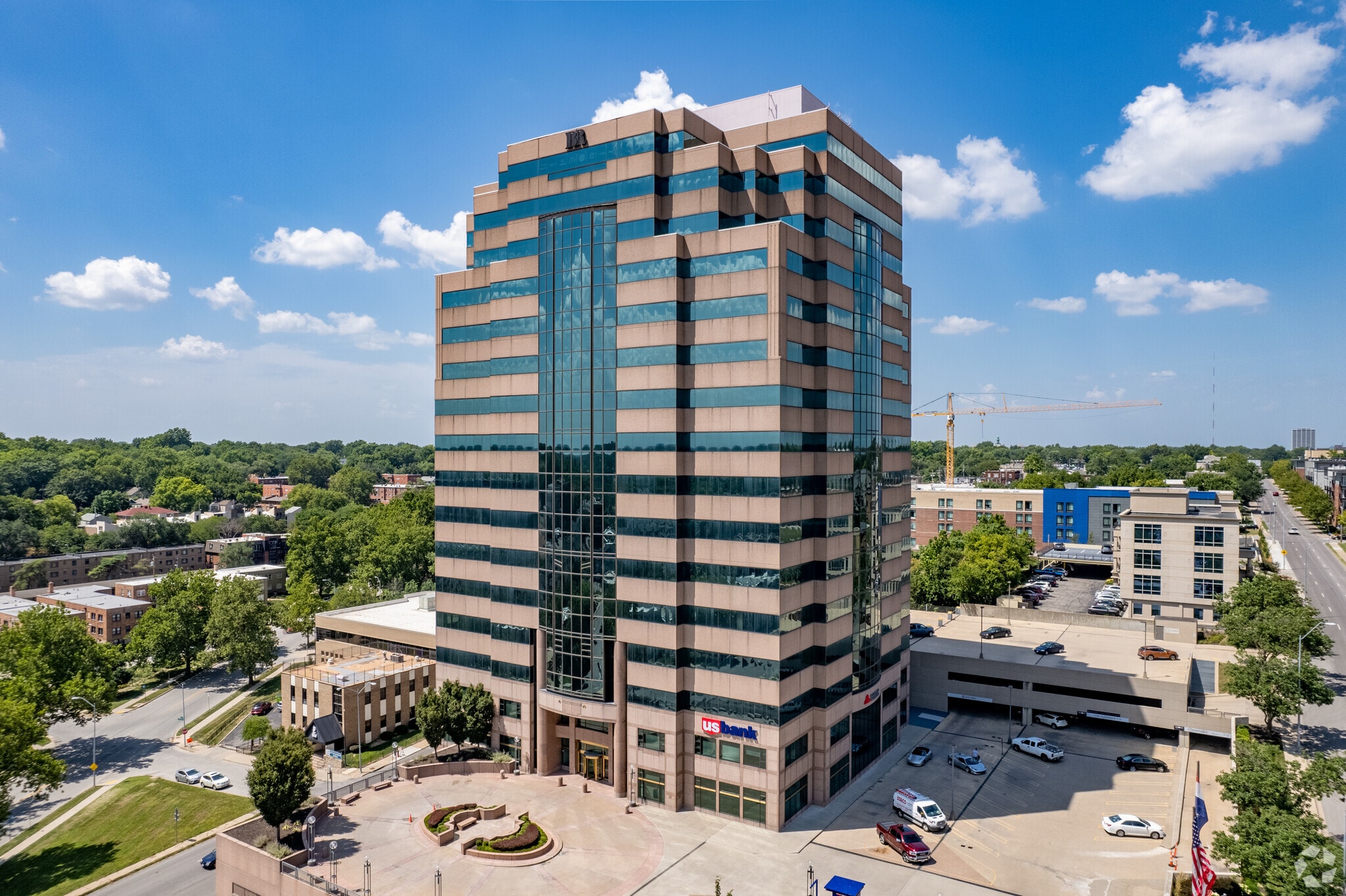 4600 Madison Ave, Kansas City, MO for lease Building Photo- Image 1 of 5