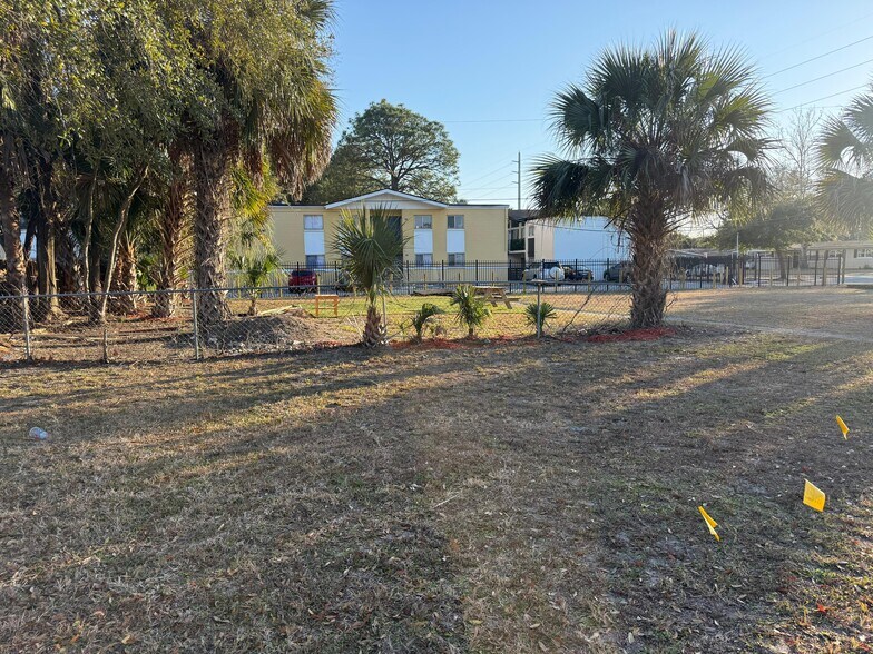 2013 Jammes Rd, Jacksonville, FL à louer - Photo du bâtiment - Image 2 de 9