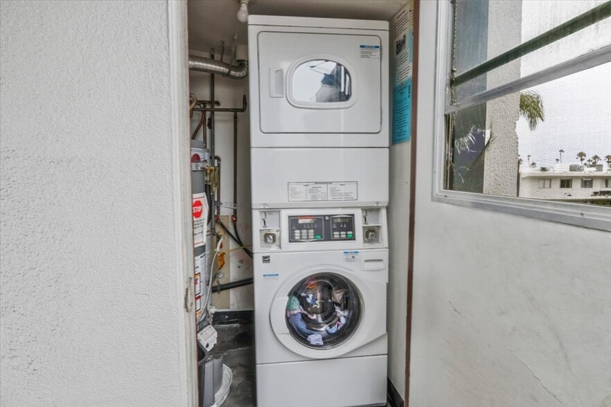 504-510 Nautilus St, La Jolla, CA for lease - Building Photo - Image 2 of 9