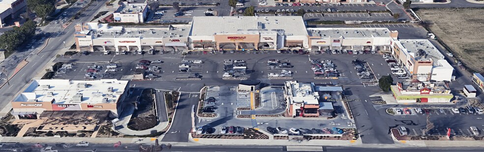 3246 W Florida Ave, Hemet, CA à louer - Photo du bâtiment - Image 2 de 12