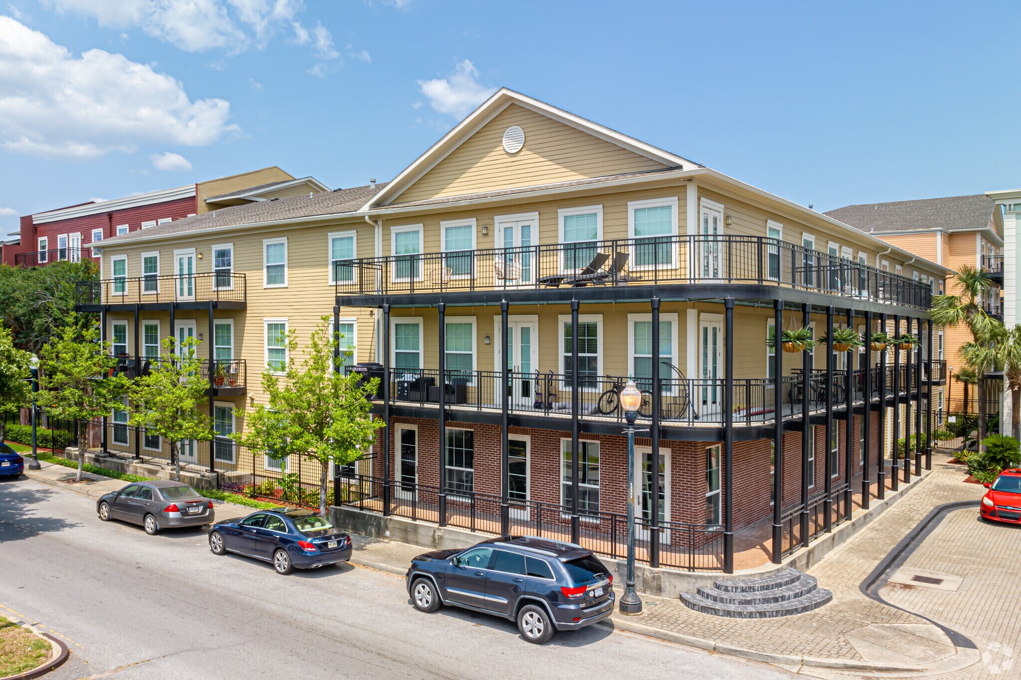 1420 Annunciation St, New Orleans, LA for lease Primary Photo- Image 1 of 46