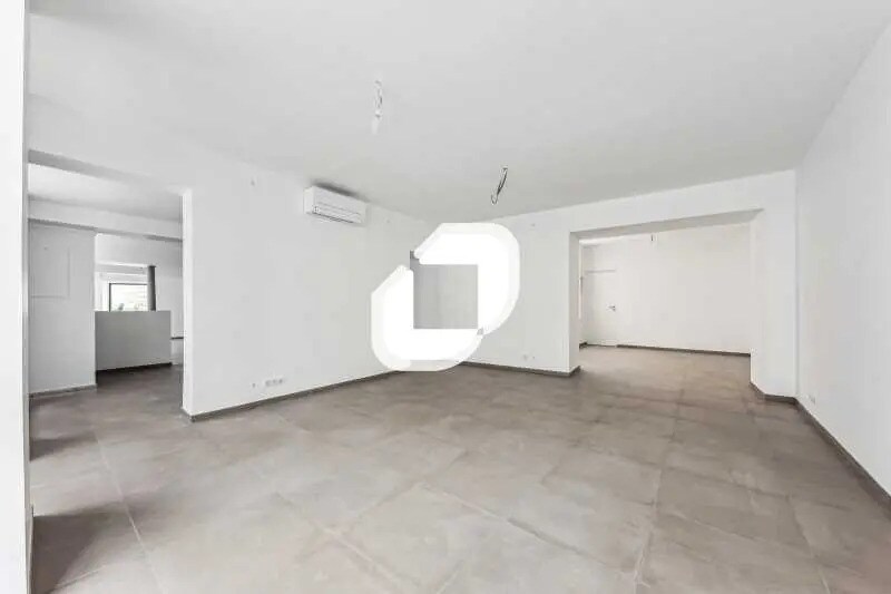 67 Rue De Charenton, Paris à louer - Photo du bâtiment - Image 3 de 16