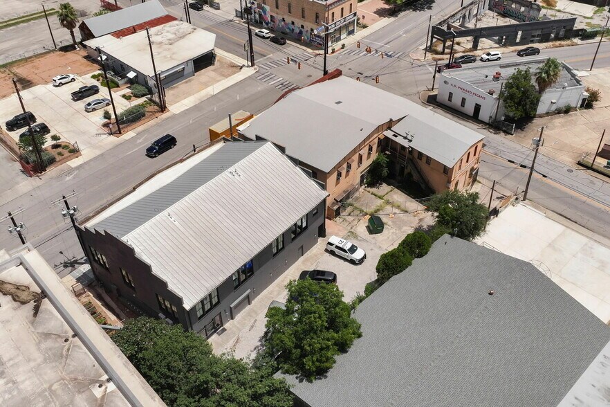 1405 S Flores St, San Antonio, TX à louer - Photo du bâtiment - Image 3 de 25