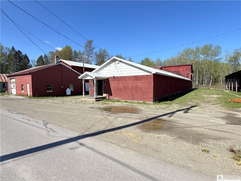 6795 Depot St, Cherry Creek, NY à vendre - Photo du bâtiment - Image 2 de 23
