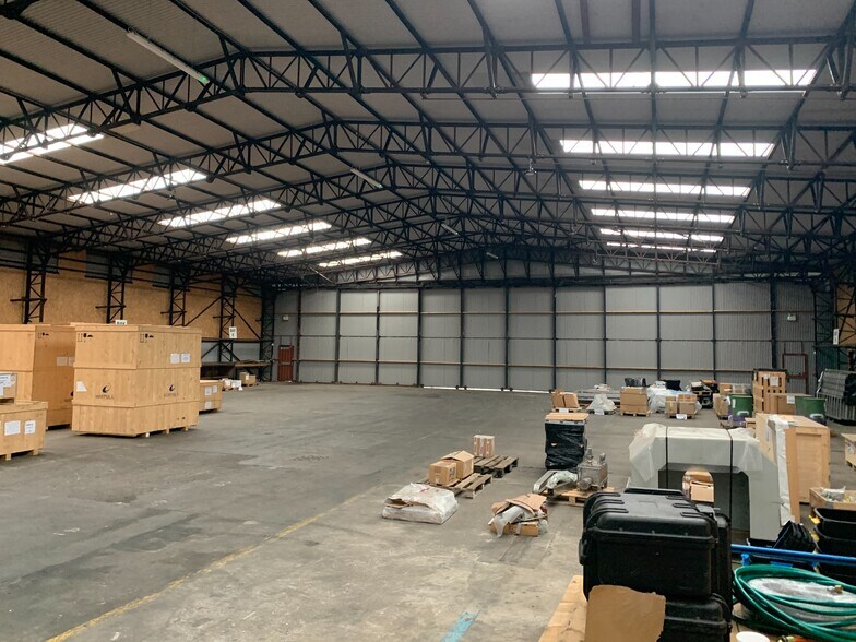 Broomfield Rd, Montrose à louer - Photo du bâtiment - Image 2 de 2