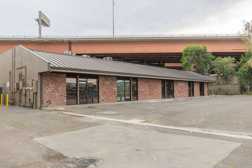 1330 W Fremont St, Stockton, CA for lease - Building Photo - Image 1 of 3