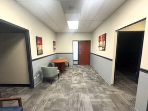 695 S Colorado Blvd, Denver, CO for lease Interior Photo- Image 1 of 6