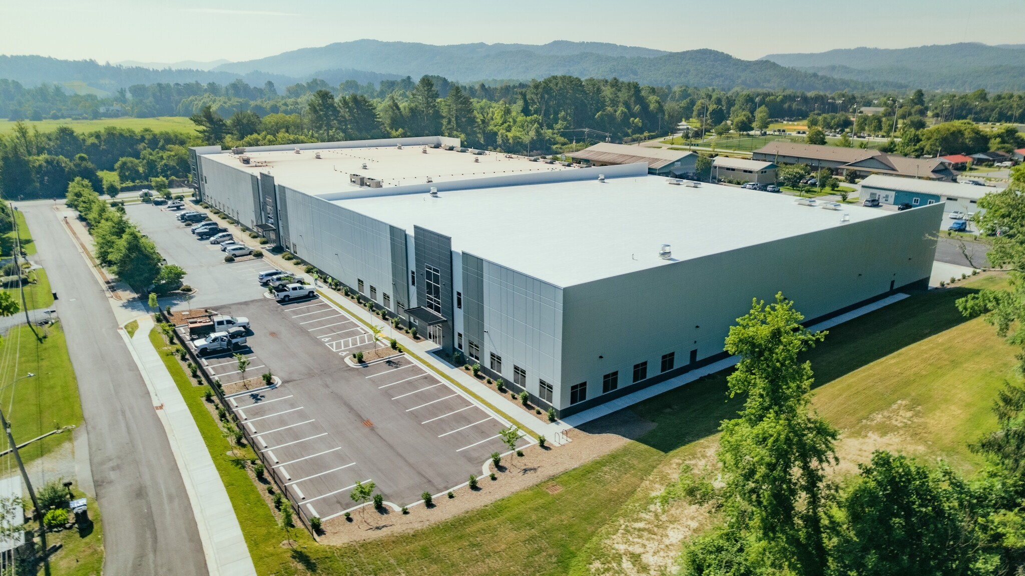 63 Welcome St, Brevard, NC for lease Building Photo- Image 1 of 15