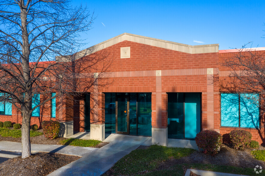 13405 Eastpoint Centre Dr, Louisville, KY for lease - Building Photo - Image 3 of 5