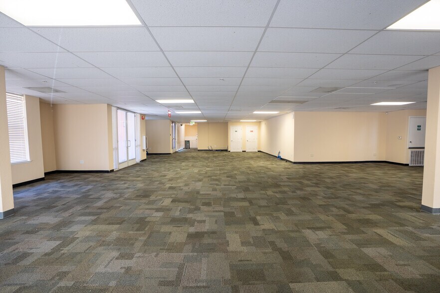 570 Keyes St, San Jose, CA à louer - Photo du bâtiment - Image 3 de 11