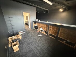 2701-2745 Beaver Ave, Des Moines, IA for lease Interior Photo- Image 2 of 3