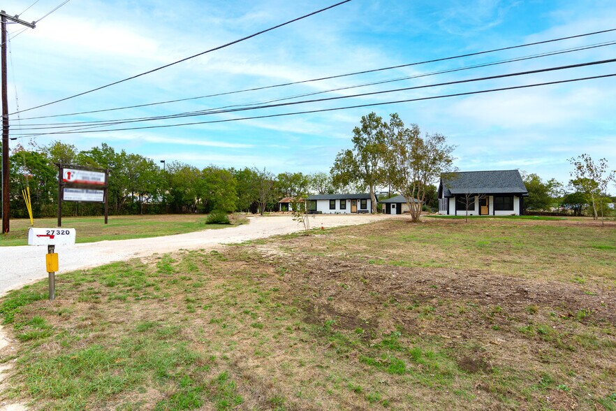 27320 Ranch Road 12, Dripping Springs, TX à vendre - Photo du bâtiment - Image 1 de 40