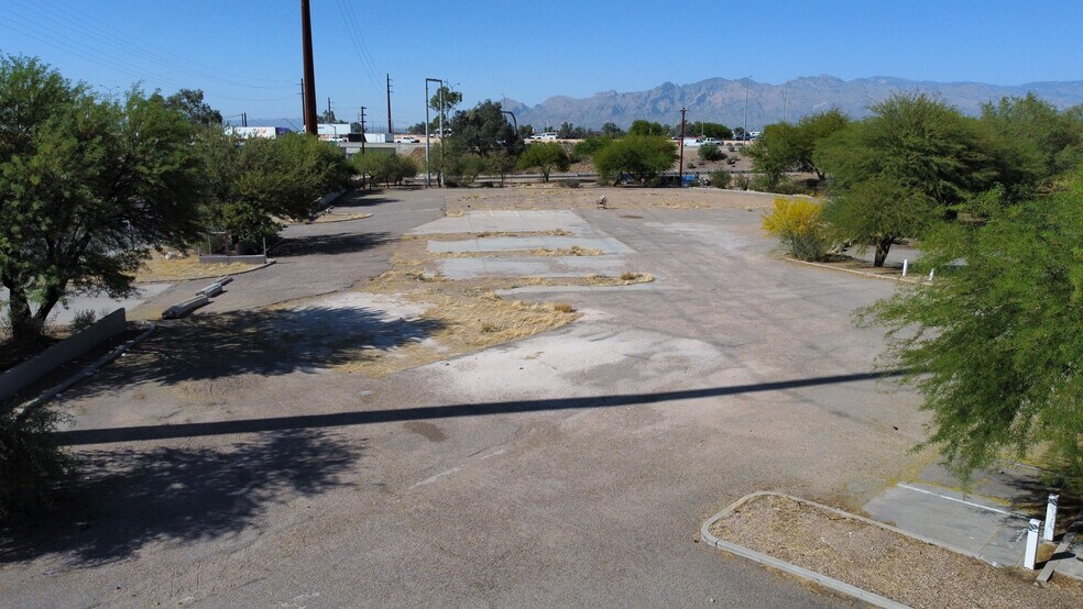 1001 E Benson Hwy, Tucson, AZ à louer - Photo du bâtiment - Image 2 de 5
