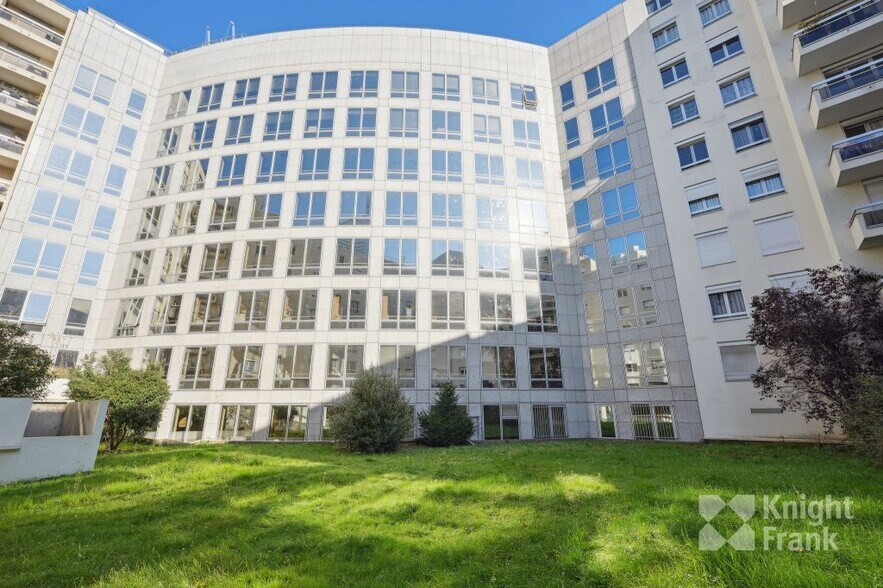1 Place Victor Hugo, Courbevoie à louer - Photo du bâtiment - Image 1 de 9