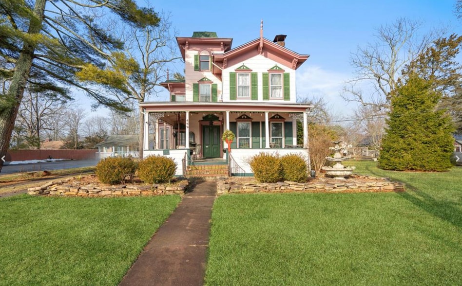 449 Montauk Hwy, East Moriches, NY à vendre - Photo principale - Image 1 de 8