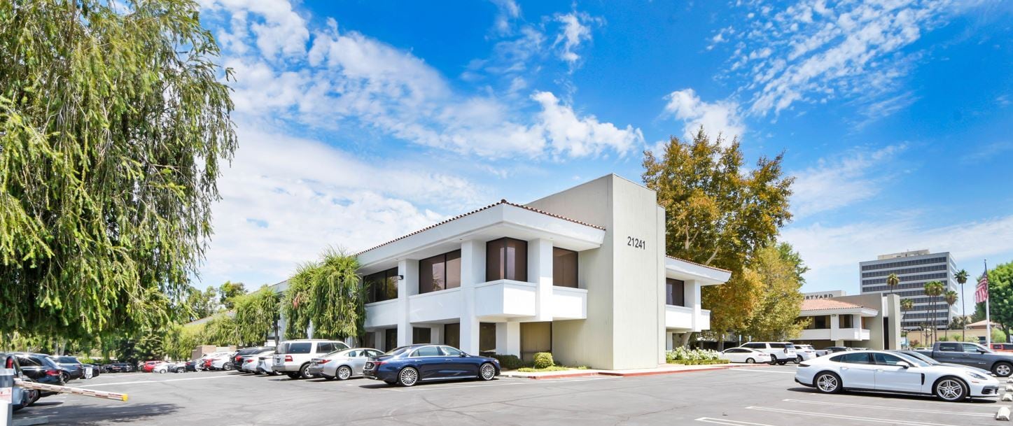 21243 Ventura Blvd, Woodland Hills, CA for lease Primary Photo- Image 1 of 7