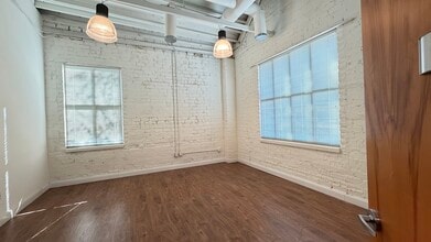 590 Means St NW, Atlanta, GA à louer Photo intérieure- Image 2 de 6