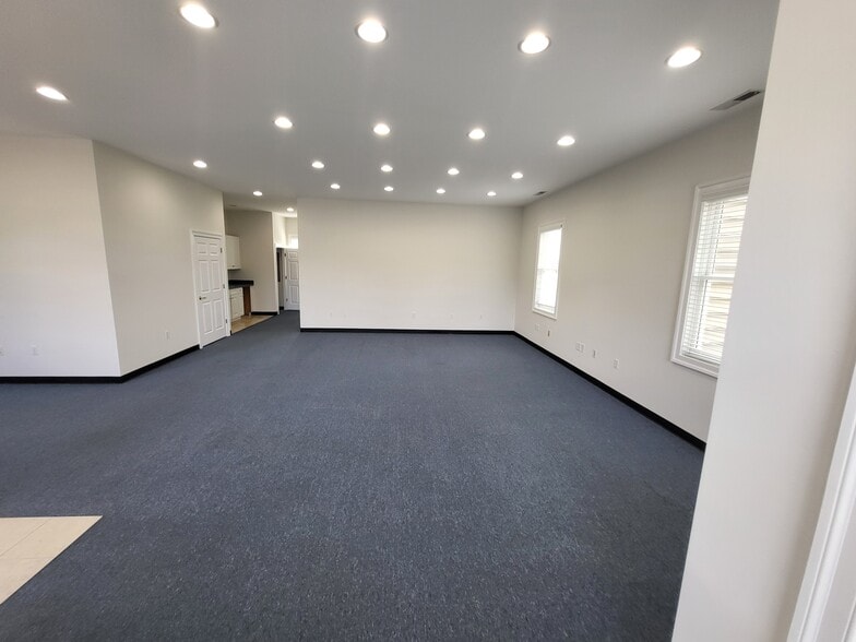 8626 Brooks Dr, Easton, MD à louer - Photo du bâtiment - Image 3 de 14