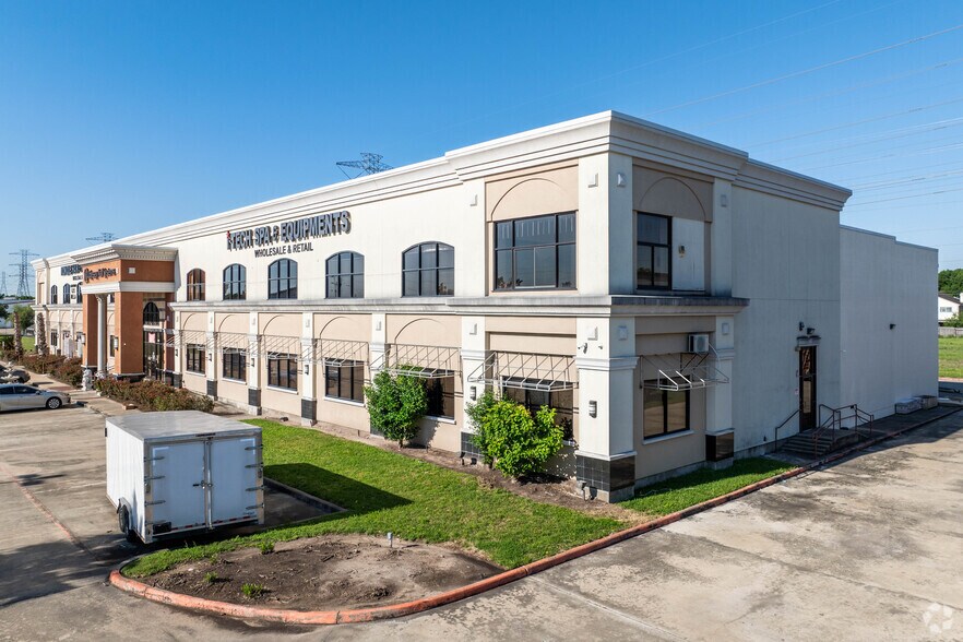 6498 Wilcrest Dr, Houston, TX à louer - Photo du bâtiment - Image 2 de 11