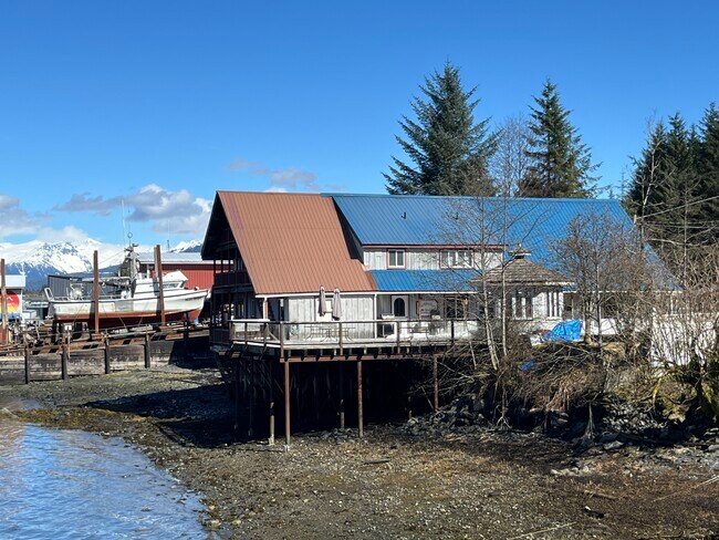 Plus de détails pour 1004 S Nordic Dr, Petersburg, AK - Services hôteliers à vendre