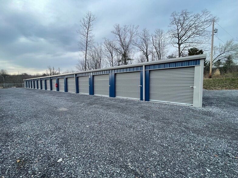 1122 Amelia Ave, Altoona, PA for sale - Building Photo - Image 3 of 35