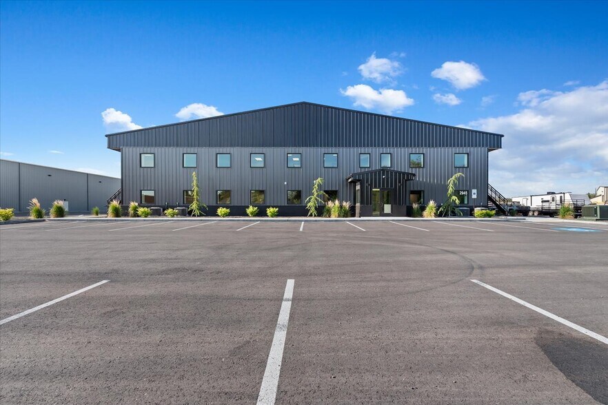 2945 Badger Dr, Nampa, ID à louer - Photo du bâtiment - Image 2 de 37