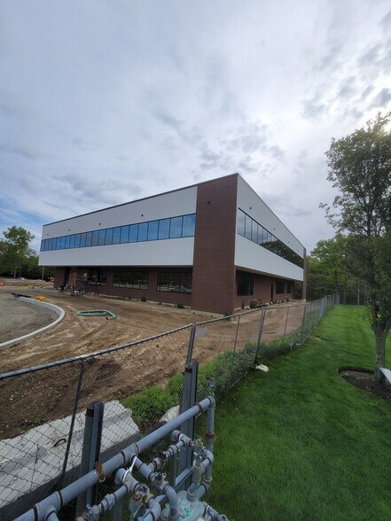 1500 Route 112, Port Jefferson Station, NY à louer - Photo du bâtiment - Image 3 de 14