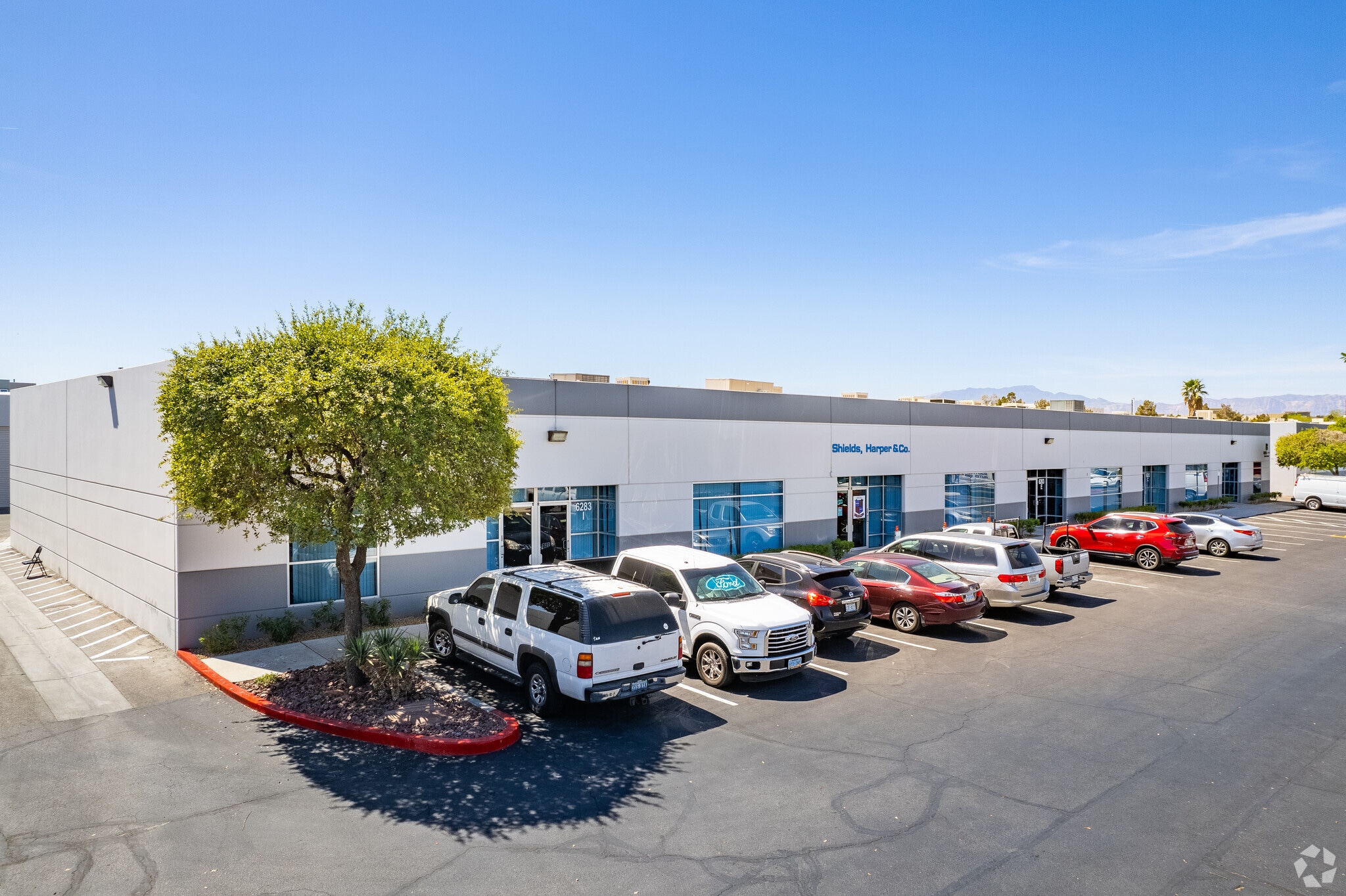 6283 Dean Martin Dr, Las Vegas, NV for lease Primary Photo- Image 1 of 5