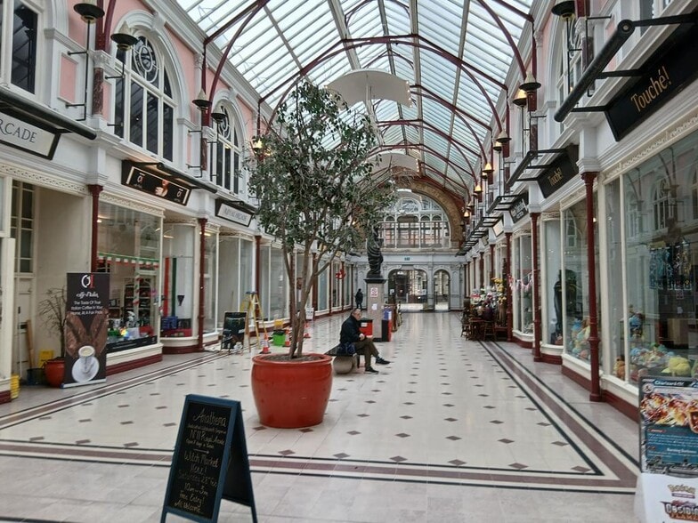 Royal Arcade, Bournemouth for lease - Building Photo - Image 3 of 13