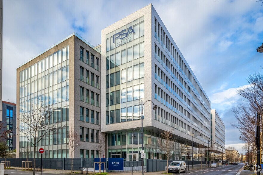 7-9 Rue Henri Sainte Claire Deville, Rueil-Malmaison à louer - Photo du bâtiment - Image 2 de 12