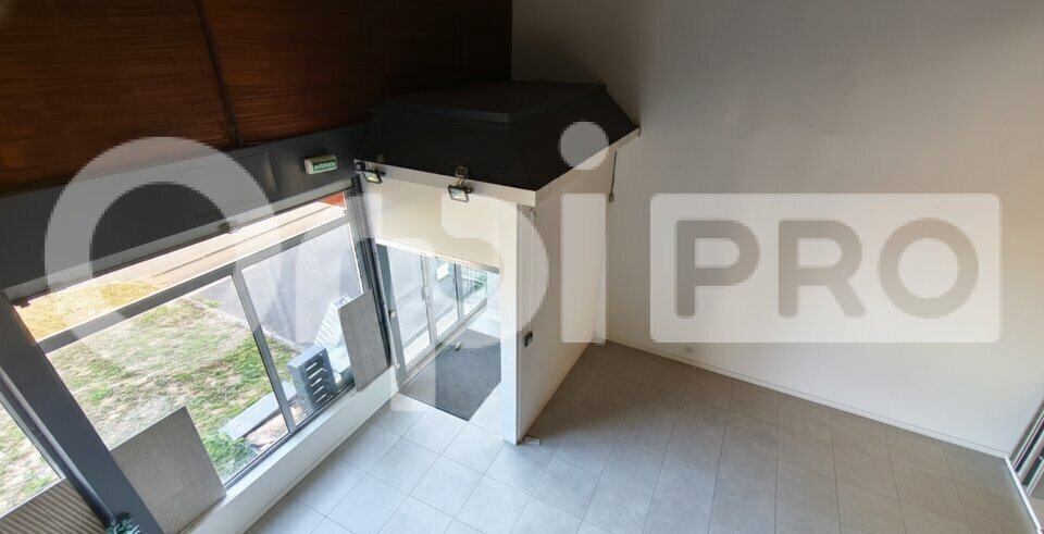 Retail in Boissise-le-Roi for lease - Interior Photo - Image 3 of 4