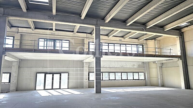 Flex in La Ciotat for lease - Interior Photo - Image 2 of 7