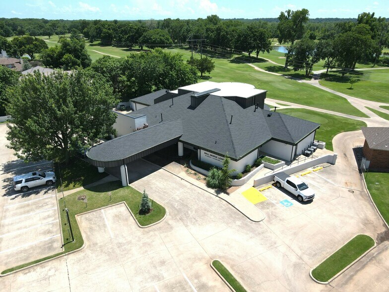 3201 S Berry Rd, Norman, OK à louer - Photo du bâtiment - Image 3 de 16