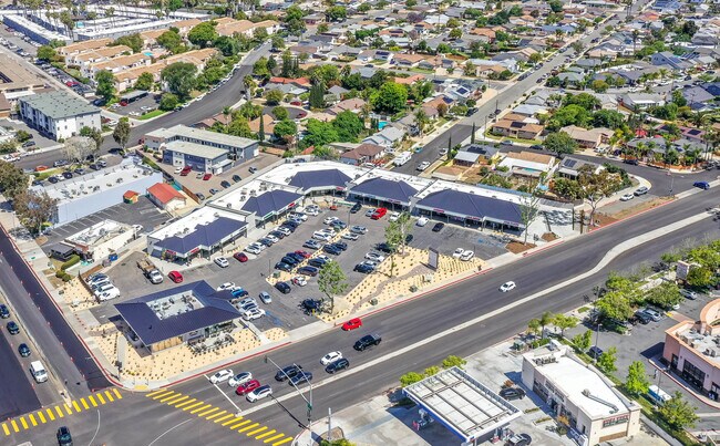Plus de détails pour 7608-7612 Linda Vista Rd, San Diego, CA - Commerce de détail à louer