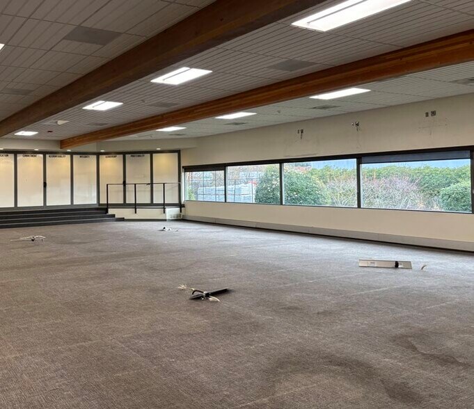 5560 SW 107th Ave, Beaverton, OR à vendre - Photo intérieure - Image 2 de 6