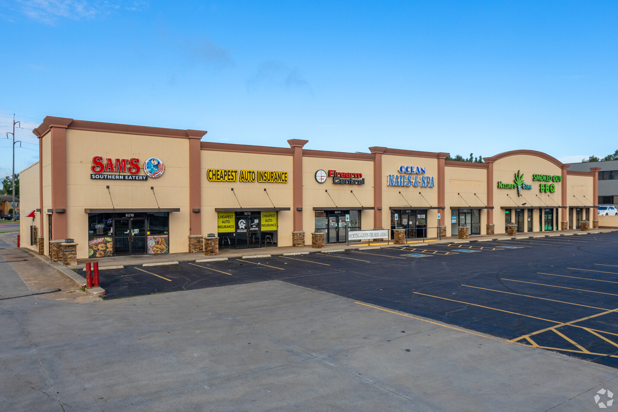 6210-6220 NW Expressway St, Oklahoma City, OK for lease Building Photo- Image 1 of 11