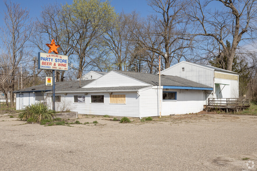 963 Michigan Ave E, Battle Creek, MI à vendre - Photo principale - Image 1 de 1