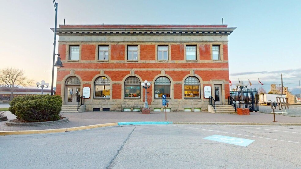 800 Baker St, Cranbrook, BC for lease - Primary Photo - Image 1 of 1