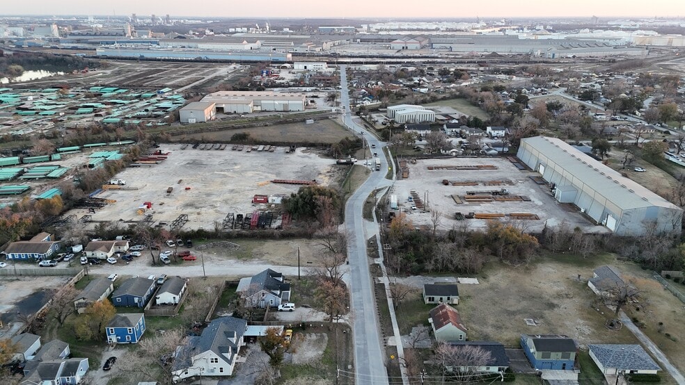 1430 Miles st, Houston, TX for lease - Building Photo - Image 3 of 5