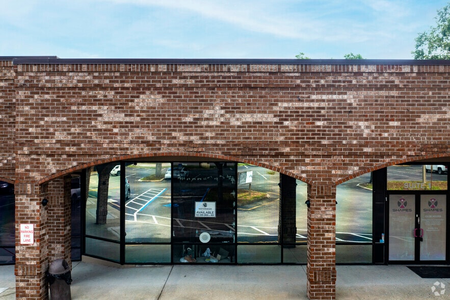 11401 N 56th St, Tampa, FL for lease - Building Photo - Image 2 of 26