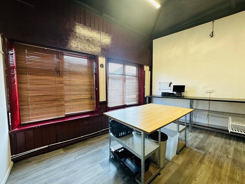 592-596 Durham Rd, Gateshead for lease - Building Photo - Image 2 of 9