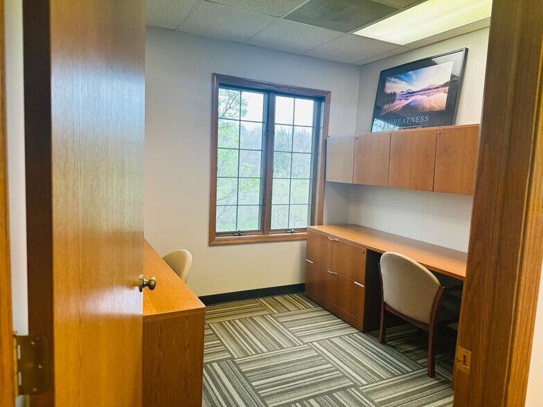 1440 Maple Ave, Lisle, IL à vendre - Photo intérieure - Image 2 de 20