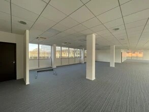 Flex in Meudon for lease Interior Photo- Image 2 of 2